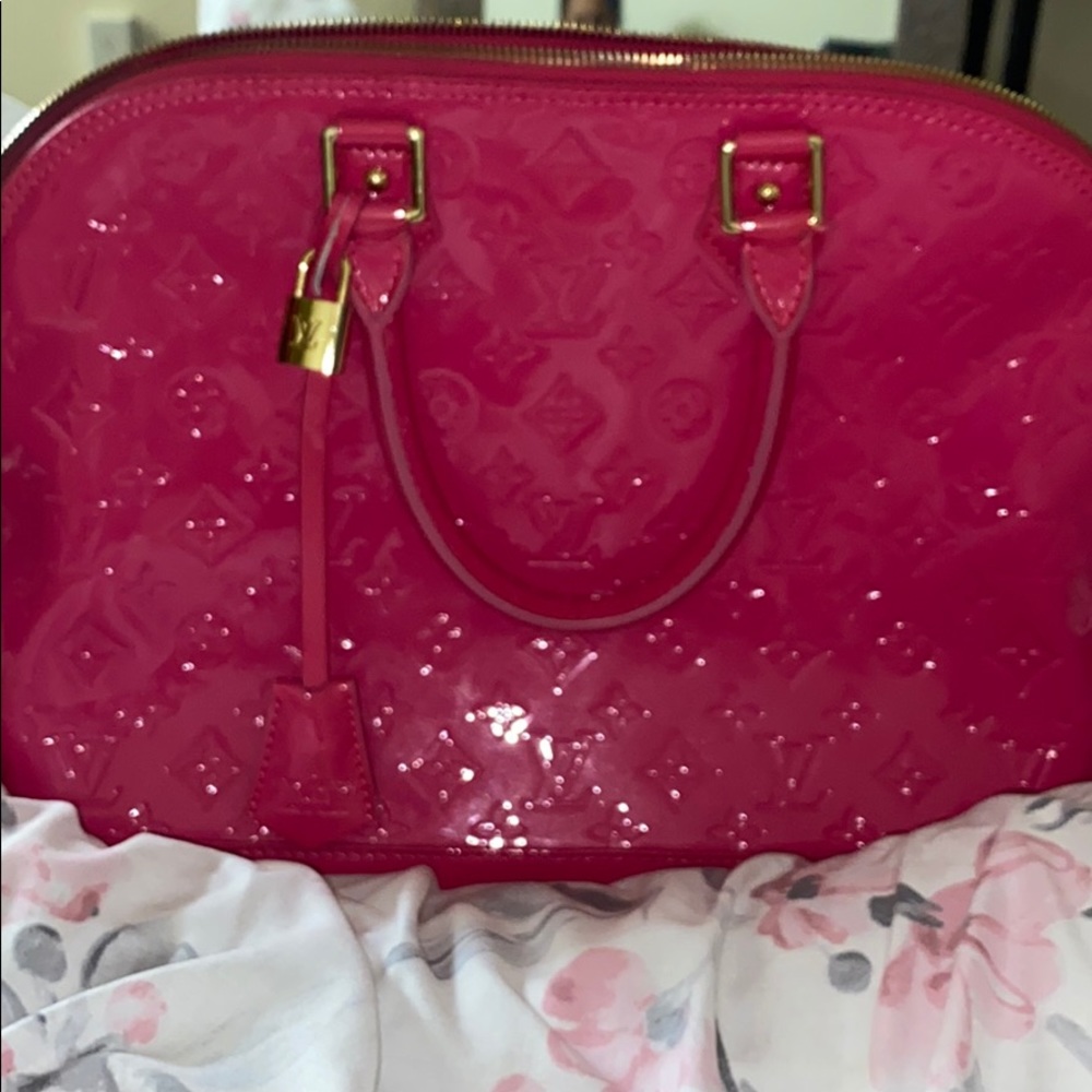 Super cute bag lv 😍